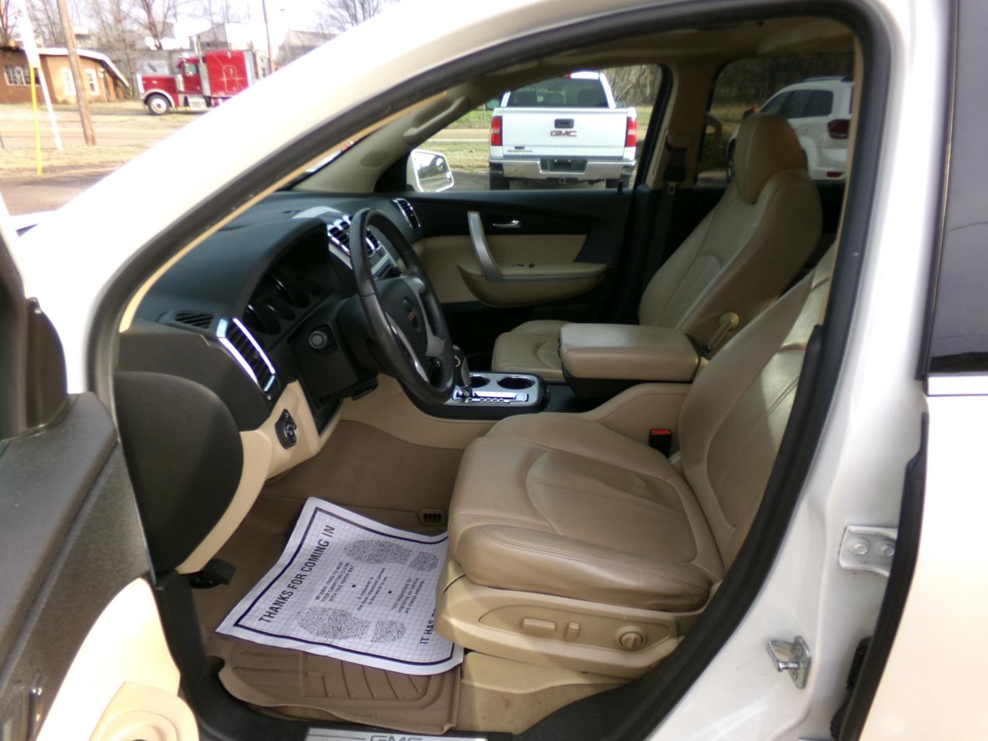 2012 White Diamond Pearl /Tan GMC Acadia SLT (1GKKRRED6CJ) with an 3.6L engine, automatic transmission, located at 401 First NE, Bearden, AR, 71720, (870) 687-3414, 33.726528, -92.611519 - Photo#10